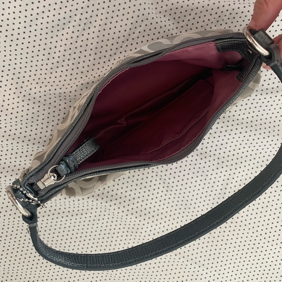 Coach clutch purse - Picture 2 of 3